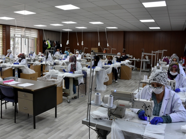 Türkiye’de haftada 50 milyon maske üretiliyor